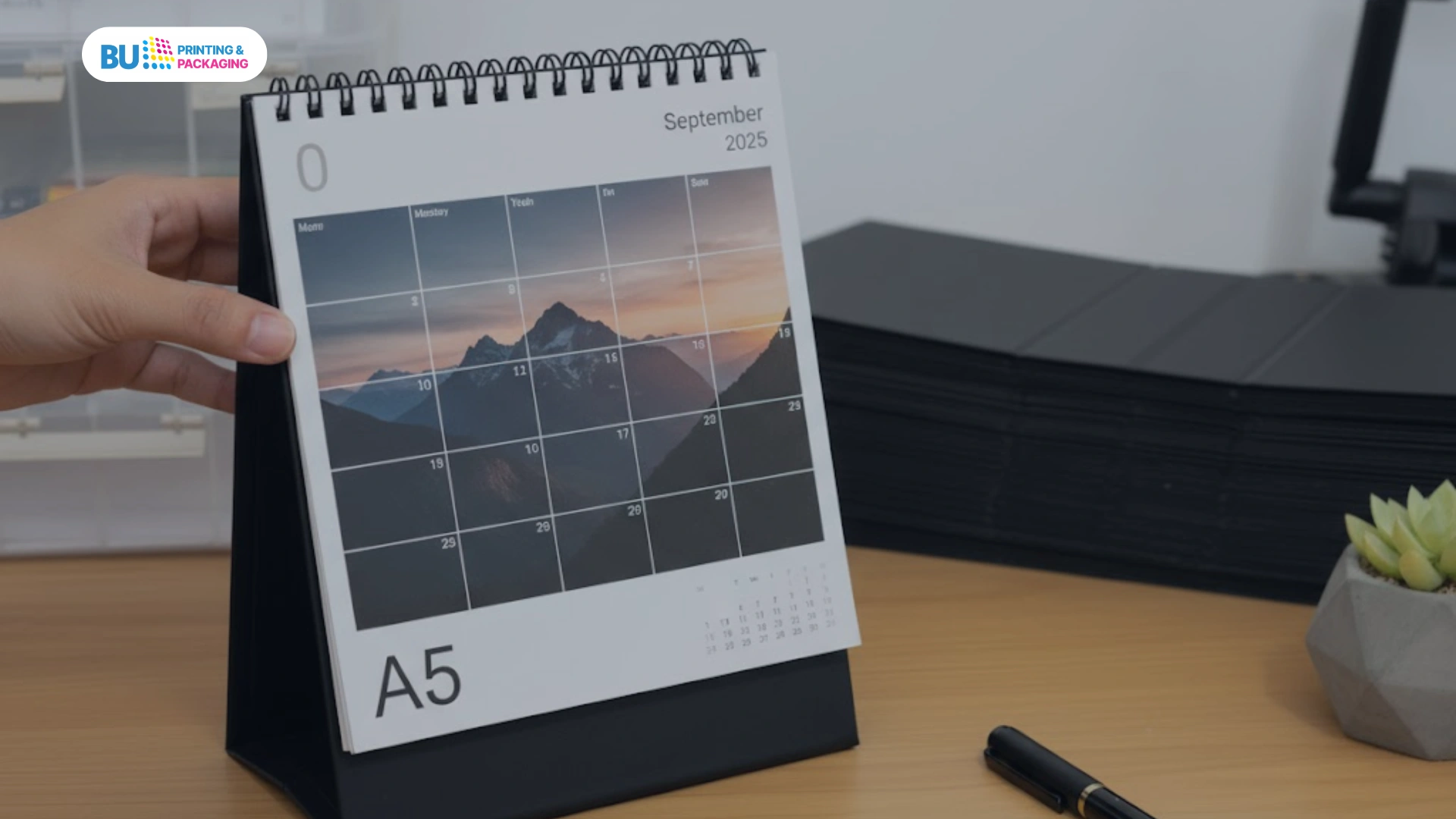 Finishing kalender dengan hardcover atau standing board 