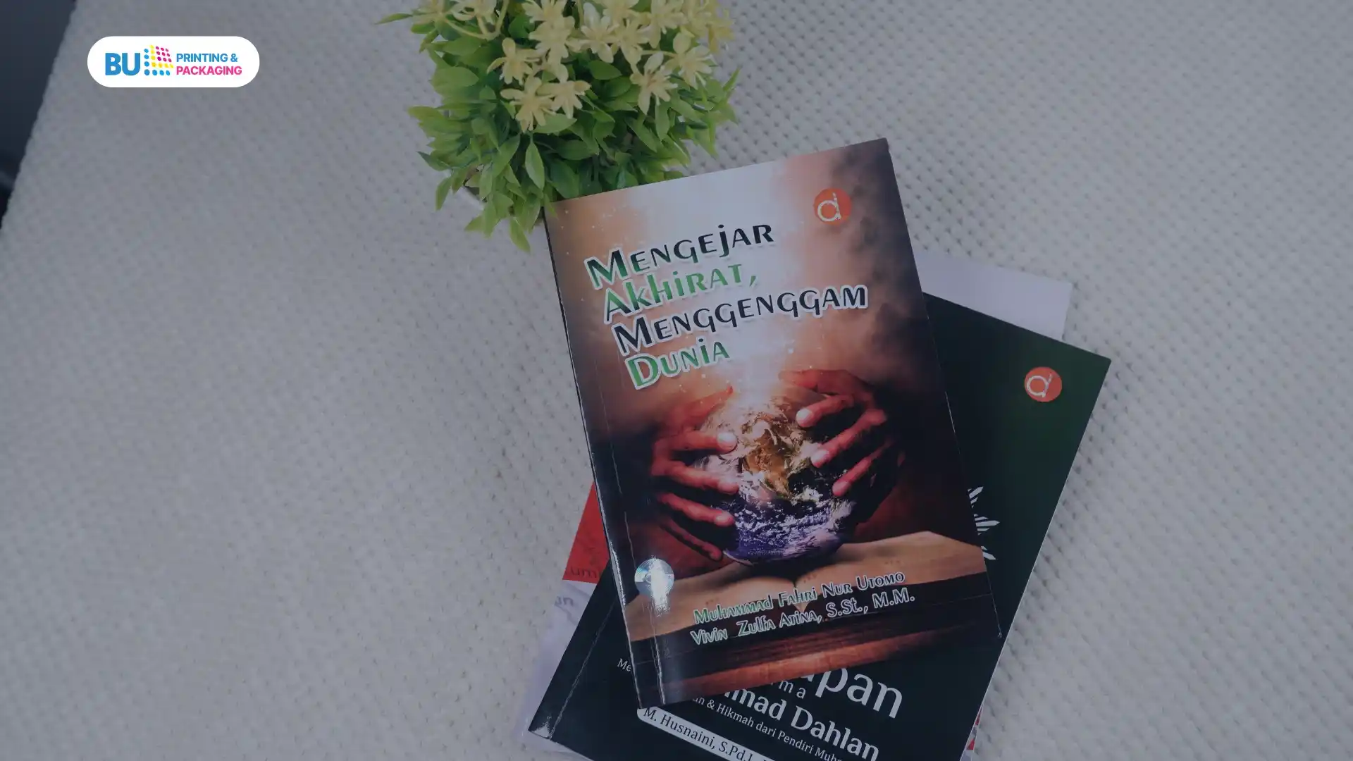 Desain cover buku yang menarik