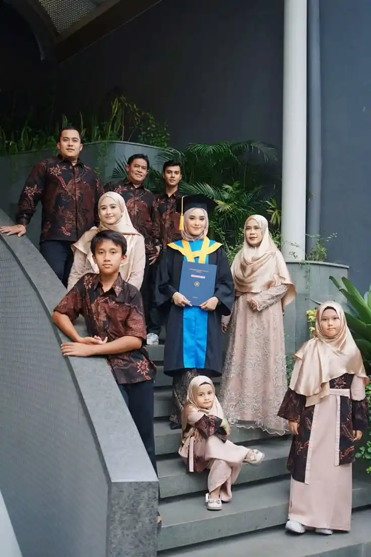 Foto Wisuda Bareng Keluarga
